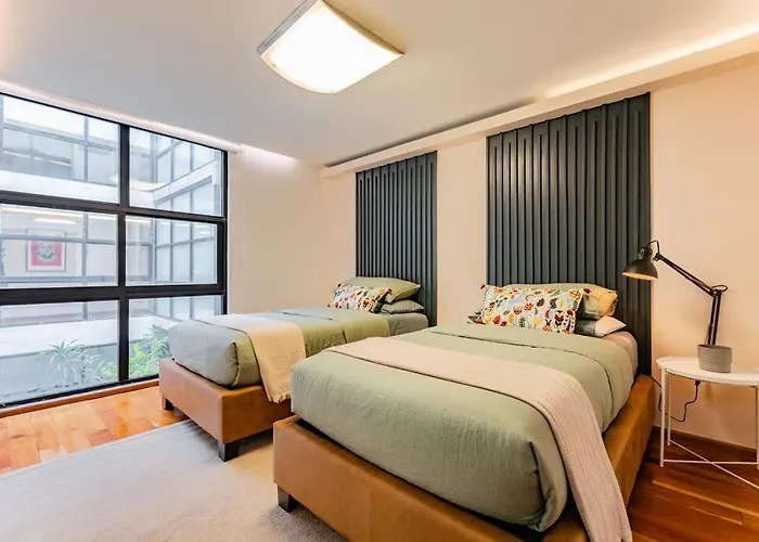 Stylish With Private Roof & Jacuzzi *