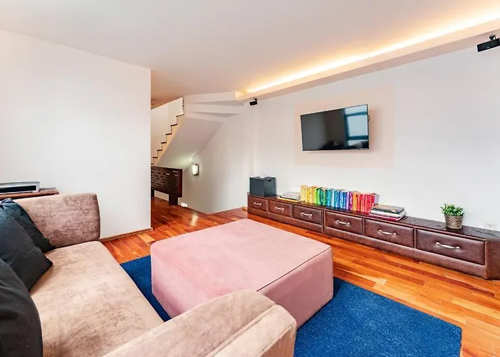 Stylish With Private Roof & Jacuzzi *